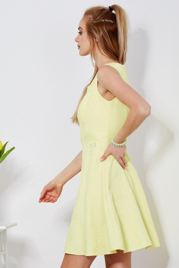 Áčkové šaty Chastity s rastlinným vzorom model 55377 svetložlté