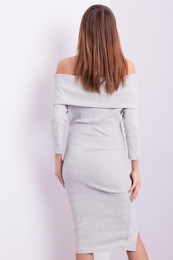 Asymetrické šaty s odhalenými ramenami model 21200 svetlé šedé