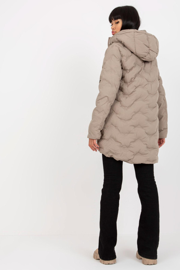 Zimná páperová bunda s kapucňou model 26200 béžová