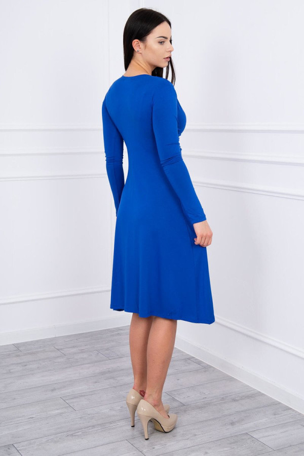 Voľné šaty s preväzom pod hrudníkom model 8315 farba kráľovská modrá
