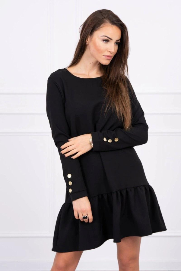 Šaty s volánovou sukňou a gombíkmi na rukávoch čierne