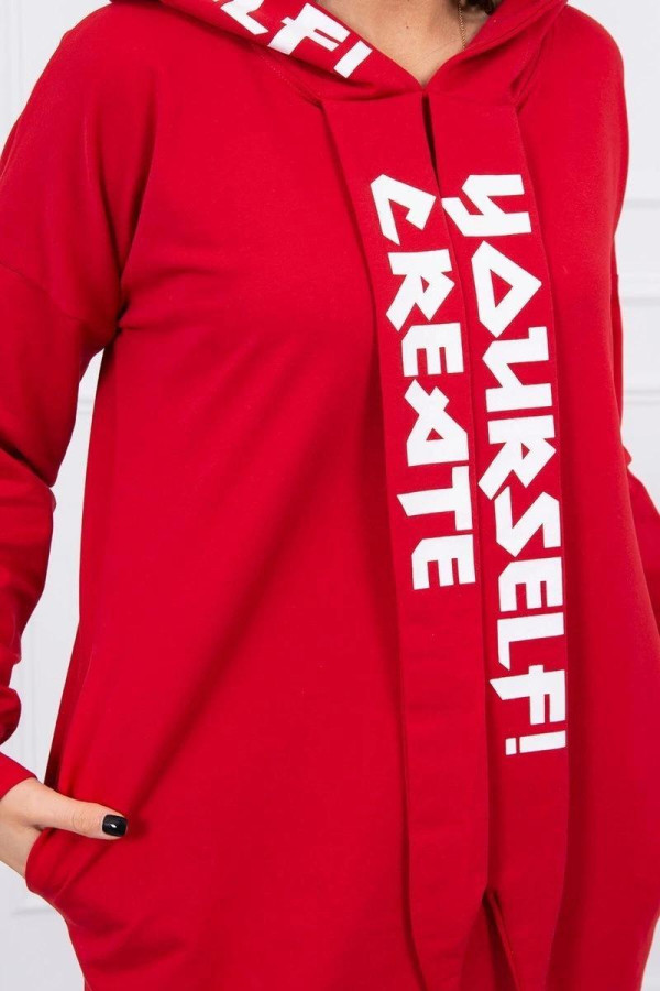 Šaty s kapucňou a nápismi Create Yourself červené