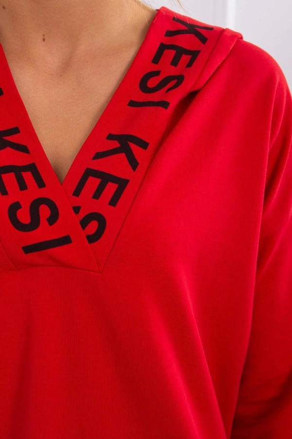 Šaty s kapucňou a predlženou zadnou časťou model 9161 červené