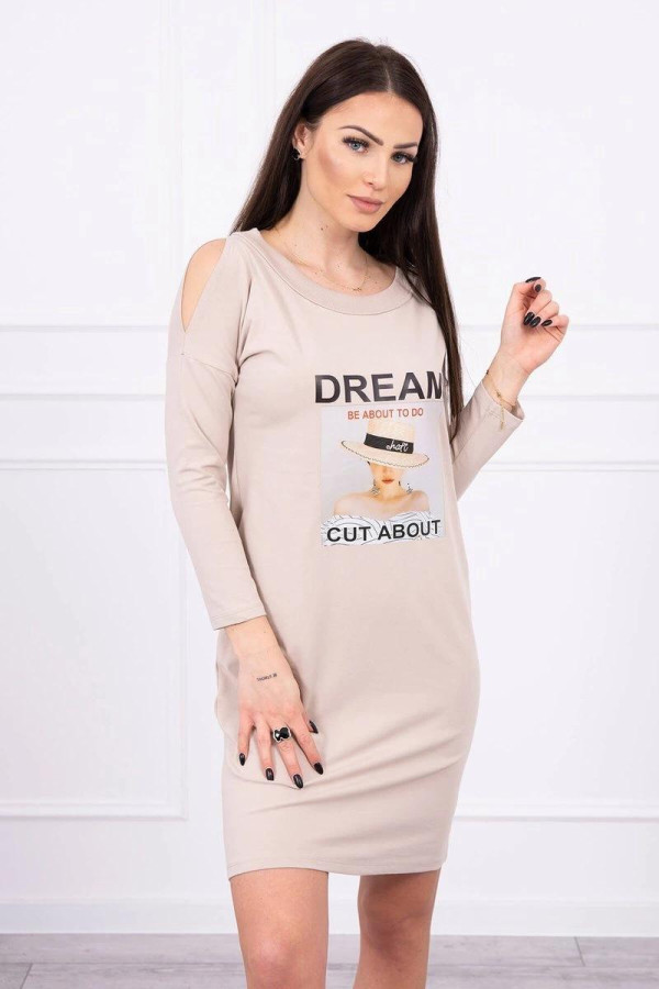 Šaty s grafikou ženy v klobúku a nápisom Dream béžové