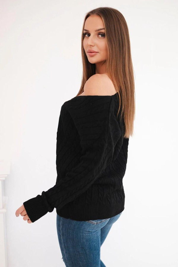 Úpletový sveter s vrkočovým vzorom a véčkovým výstrihom čierny