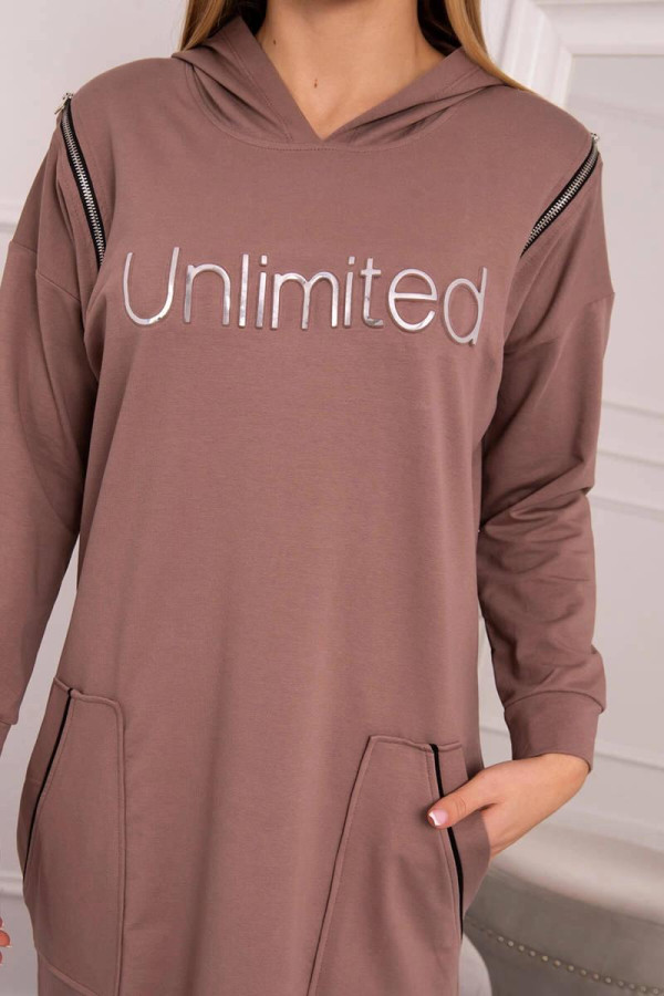 Šaty Unlimited s vreckami a zipsami model 9190 farba mocca