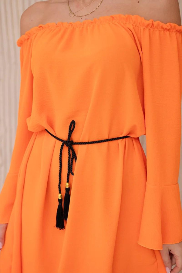 Šaty s odhalenými ramenami a šnurovaním v páse model IT-17 oranžové