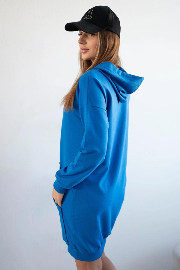 Šaty s kapucňou a klokaním vreckom model 67292 farba kráľovská modrá