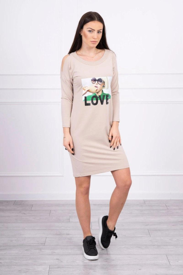 Šaty s grafikou a nápisom Love model 66857 béžové
