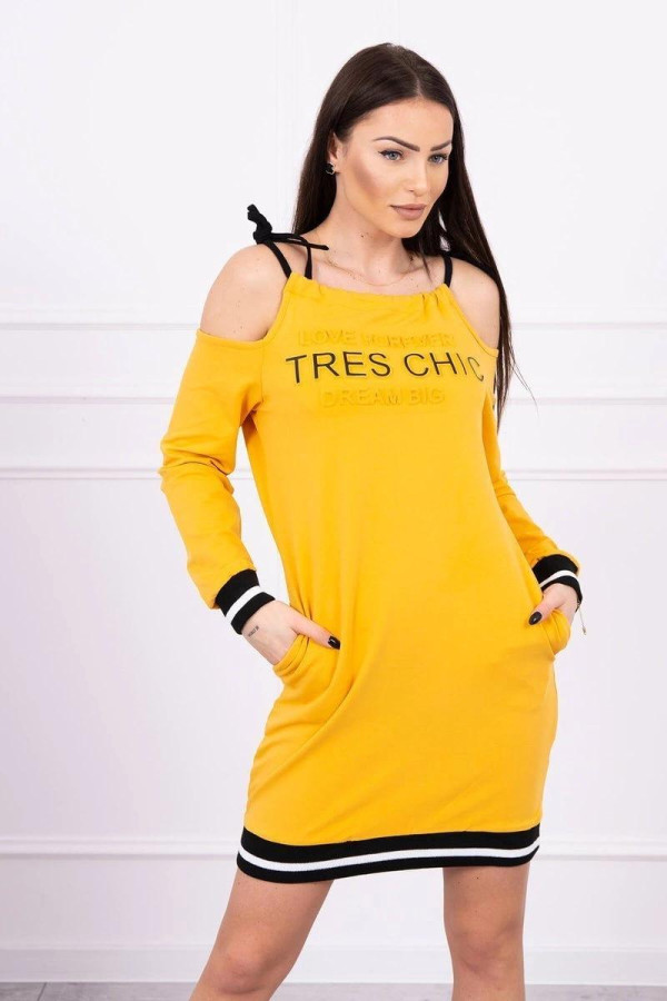 Šaty s nápisom Tres Chic horčicové