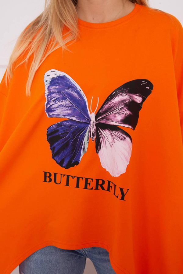 Predlžená oversize blúzka s potlačou motýľa oranžová