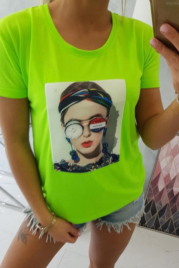 Tričko s potlačeným motívom ženy v okuliaroch neónovo zelené