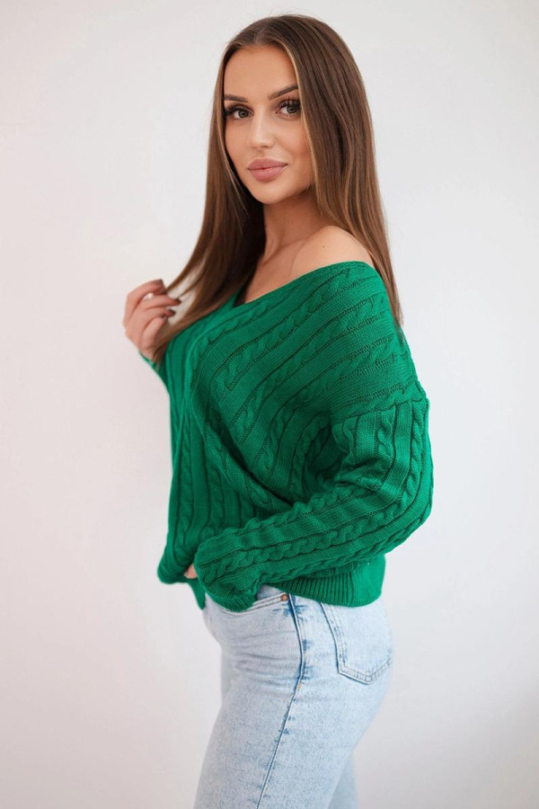 Úpletový sveter s vrkočovým vzorom a véčkovým výstrihom zelený
