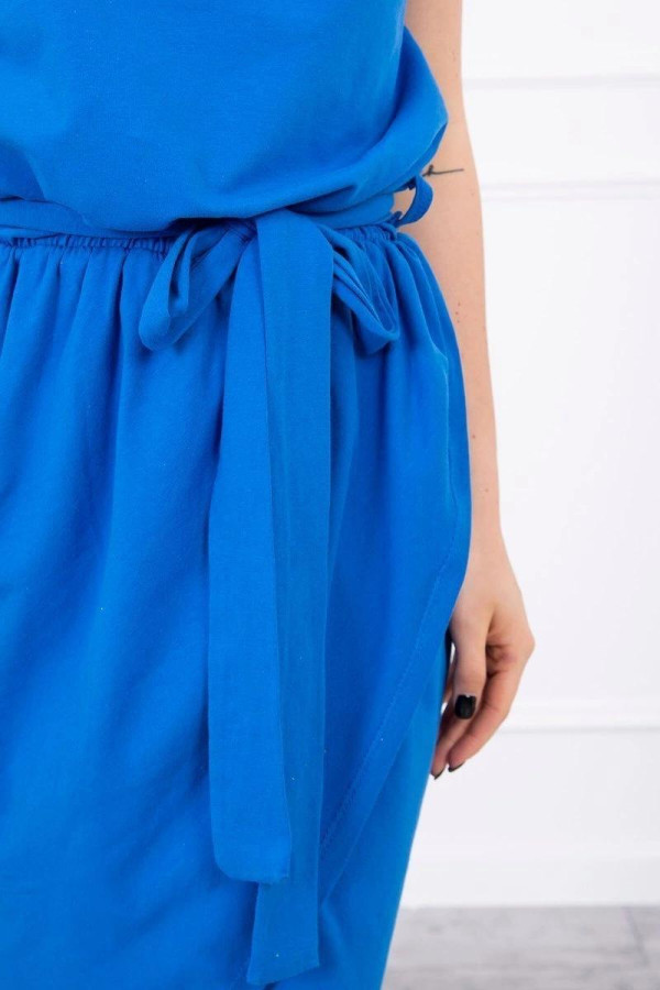 Šaty s viazankou v páse so zavinovacou spodnou časťou farba kráľovská modrá