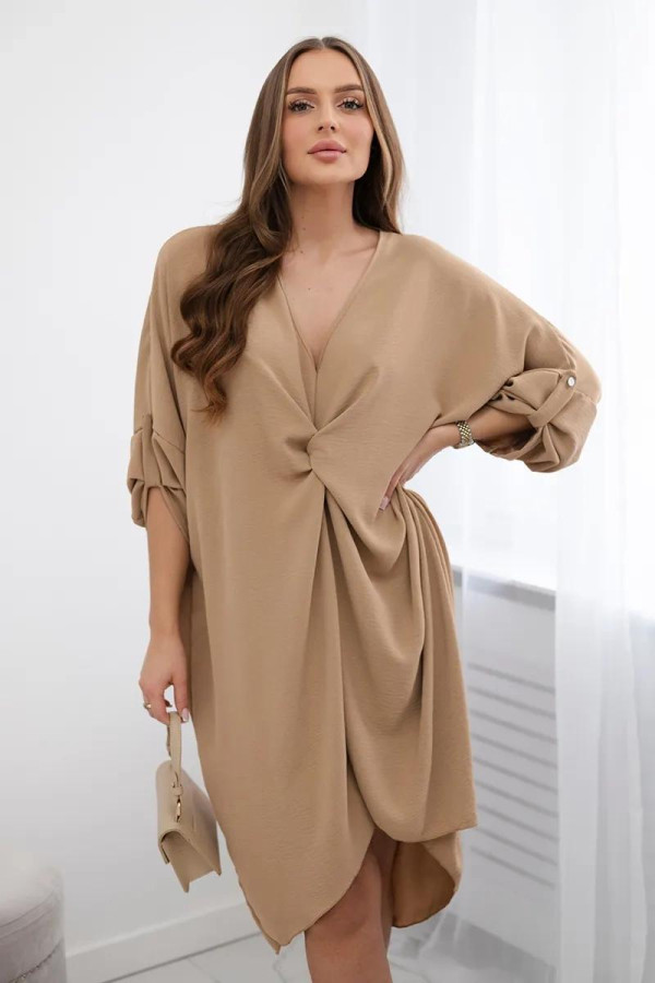 Oversize šaty s véčkovým výstrihom model 59100-26 farba camel