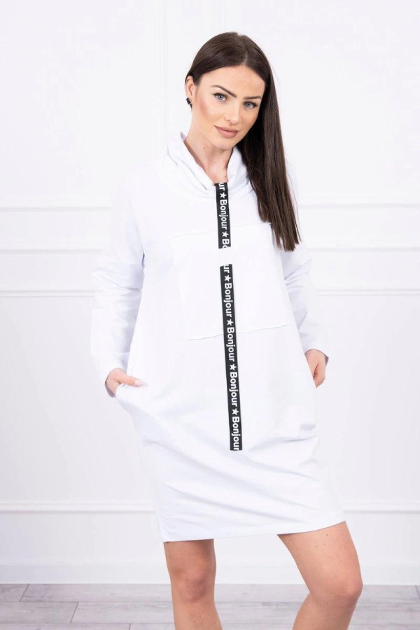 Šaty s vreckami a s pásikom ako kravatou model 0153 biele