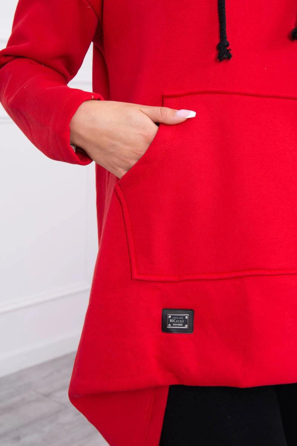 Hrejivá mikina s predlženou zadnou časťou a nápismi na chrbte model 9300 červená