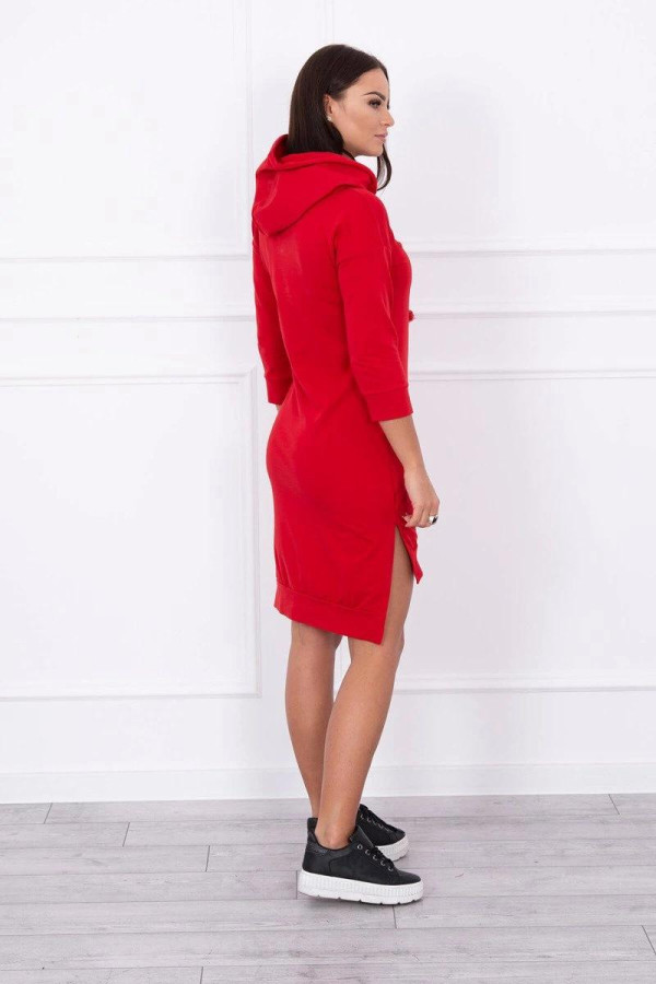 Šaty s predlženou zadnou časťou a farebnou potlačou vpredu červené