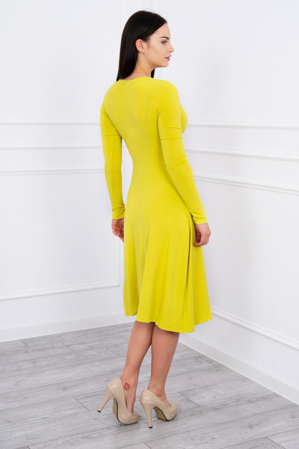 Voľné šaty s preväzom pod hrudníkom model 8315 farba kiwi