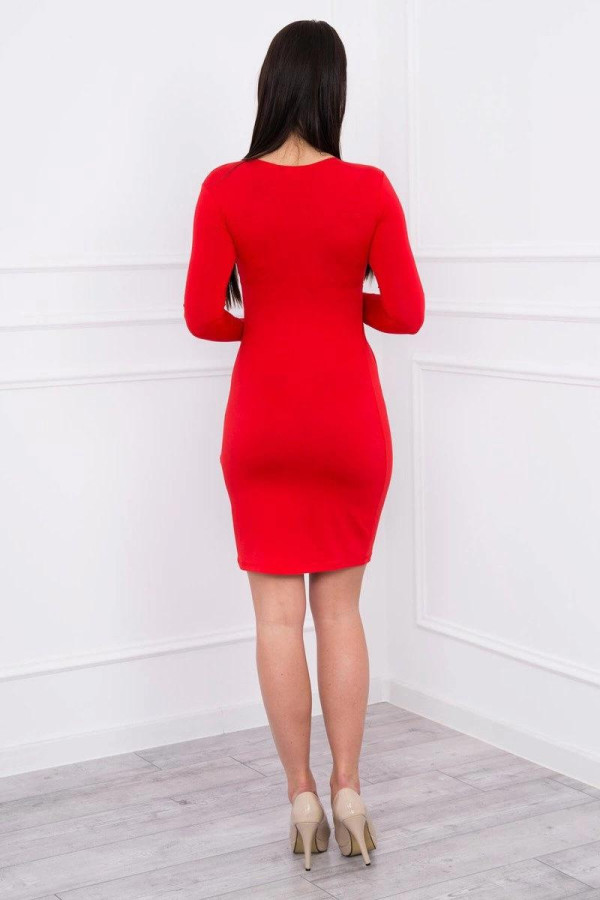 Obtiahnuté šaty s preväzom pod hrudníkom model 8138 červené