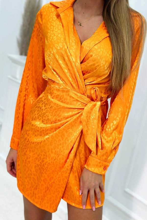 Lesklé šaty s preväzom v páse model 19797 oranžové